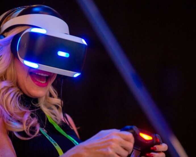 VR