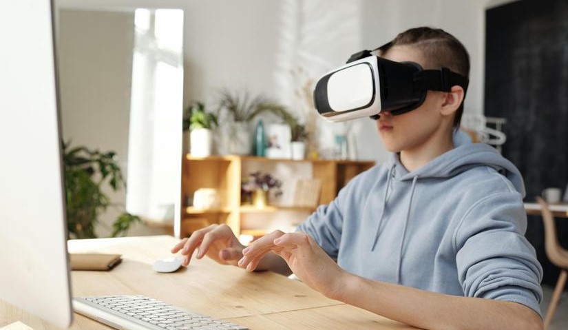 VR