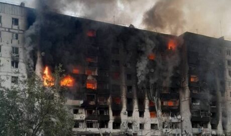 Росіяни атакували Оріхів 3-тонною авіабомбою: ворог хизується кадрами руйнувань 28 cherez-obstrili-v-orihovi-gorili-kvartiri-ta-buldozer