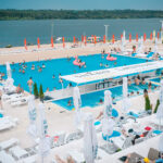 Pool and Beach basseyn