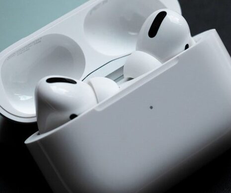 apple-zapatentuvala-navushniki-z-lazerom-dlja-keruvannja-zhestami