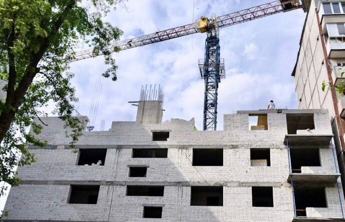 na-vulici-zaporizkij-trivaie-masshtabna-rekonstrukcija-dvoh-bagatopoverhivok
