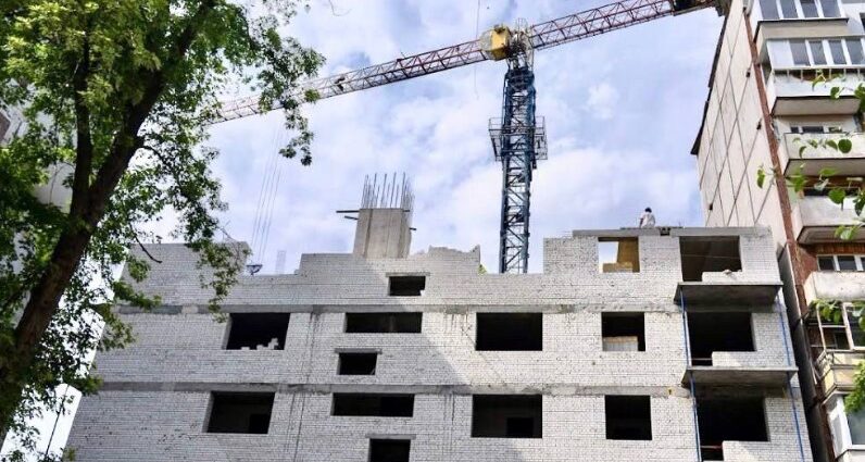 na-vulici-zaporizkij-trivaie-masshtabna-rekonstrukcija-dvoh-bagatopoverhivok