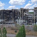 Багатоповерхівки Степногірська в центрі міста, як і на околицях, майже повністю зруйновані