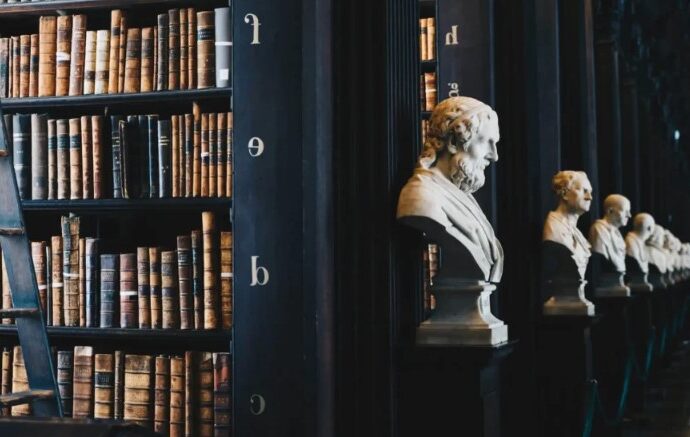 Книги в библиотеке_книги в бібліотеці