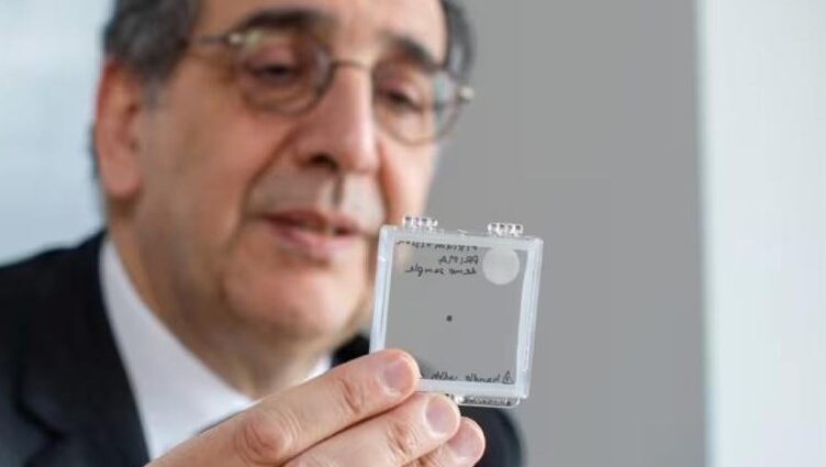 glaznoy implantant