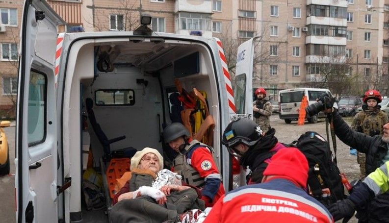 "Вона просто не могла вийти": 76-річна жінка поранена під час обстрілу Запоріжжя 17 грудня 1 11