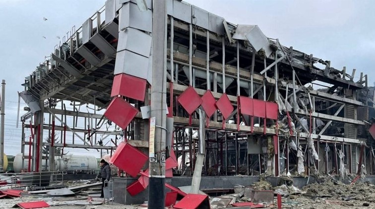 Наслідки ракетного удару по залізничному вокзалу Фастова