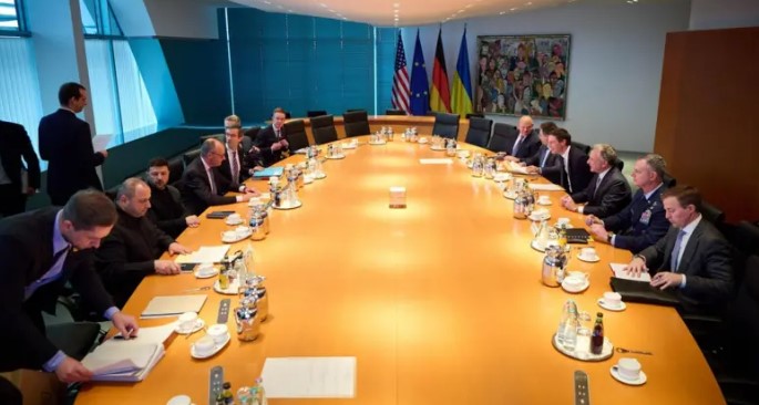 «Реальний прогрес» і «виснажлива справа»: що відомо про переговори України та США у Берліні 1 peregovori