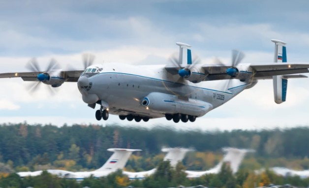 У Росії літак Ан-22 впав у водосховище під час планового обльоту 1 samolet an22