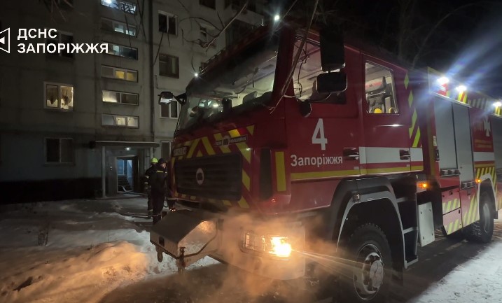 Пожежа у Запоріжжі: Загинув 70-річний мешканець 5-повехівки 1 pozharnaya mashina6