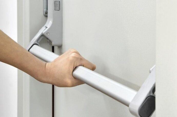 protivopozharnie dveri antipanika