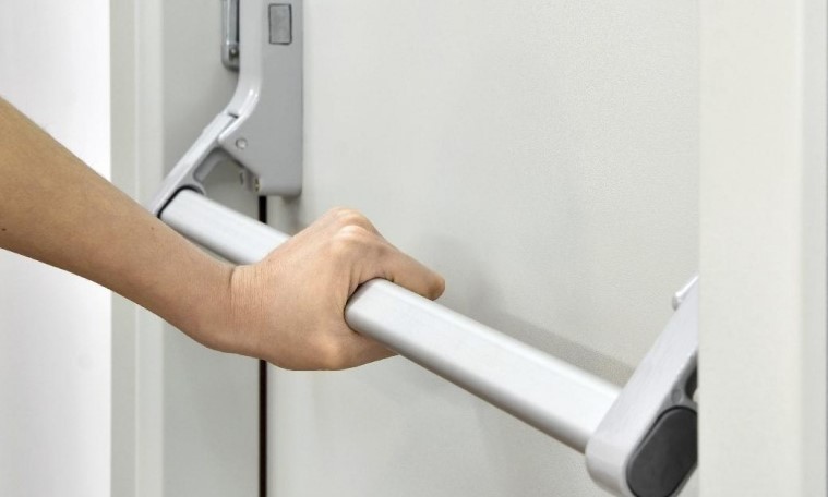 protivopozharnie dveri antipanika