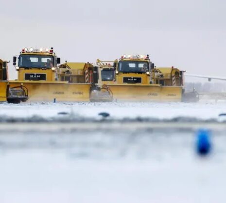 snegopad aeroport zima