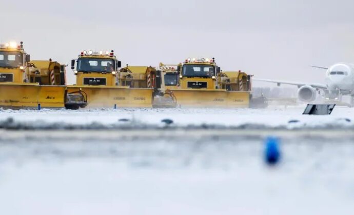 snegopad aeroport zima