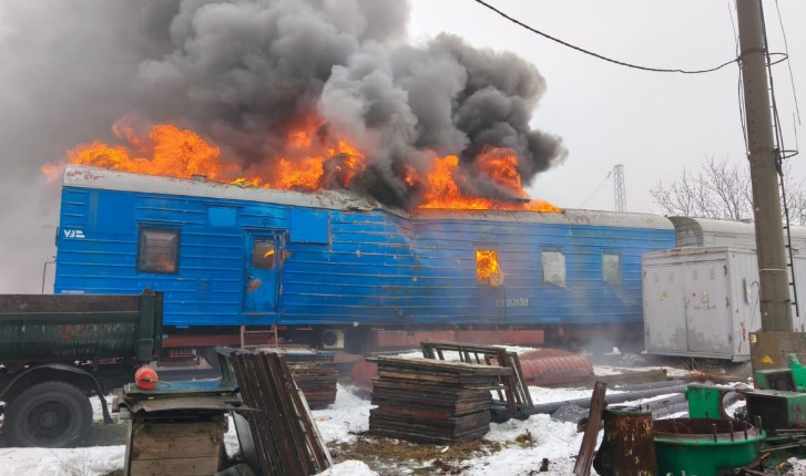 Безперервні атаки російських дронів: Потяги між Запоріжжям і Дніпром припинили курсування 1 ukrzaliznica ataka3101