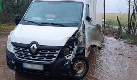 Обстріли Запорізької області: У Комишувасі FPV-дрон атакував цивільний автомобіль 27 fpv avto4