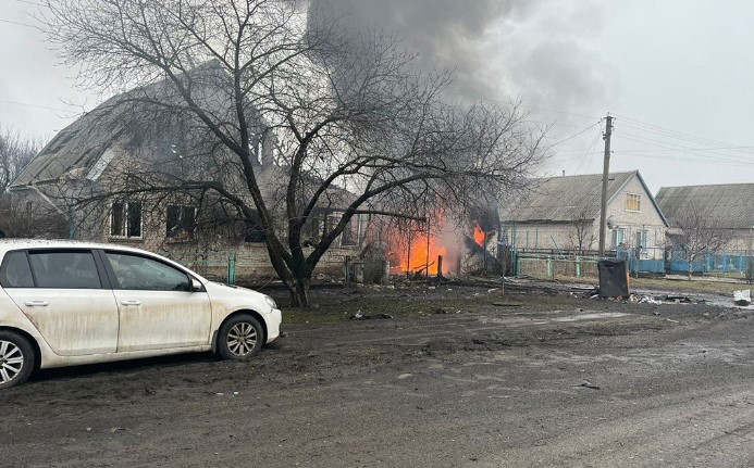 Обстріли передмість Запоріжжя: Горіли приватні будинки, п’ятеро поранених 1 obstrel160226