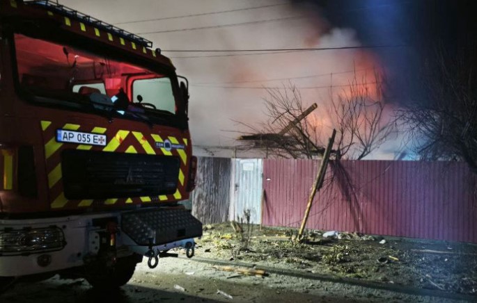 Російські дрони атакували передмістя Запоріжжя: четверо поранених, серед них підліток 1 pozharnaya mashina8