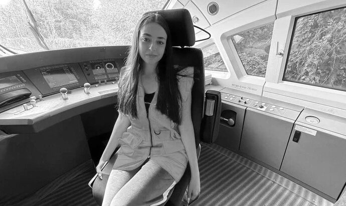 Трагедія на залізниці: 19-річна провідниця Ілона Вовк загинула під час евакуації пасажирів 14 Ілона Вовк