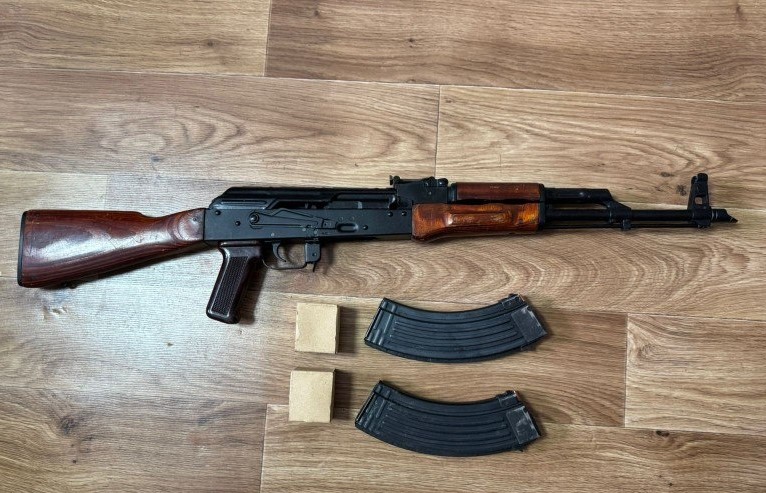 Автомати та гранати на продаж: у Запоріжжі затримали нелегального збройового дилера 1 avtomat kalashnikova