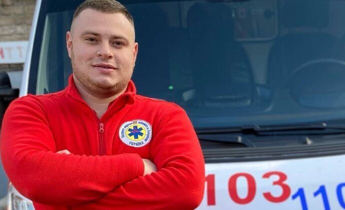 ДТП на Шевченківському: У Запоріжжі фельдшер швидкої врятував жінку у свій вихідний 4 medik