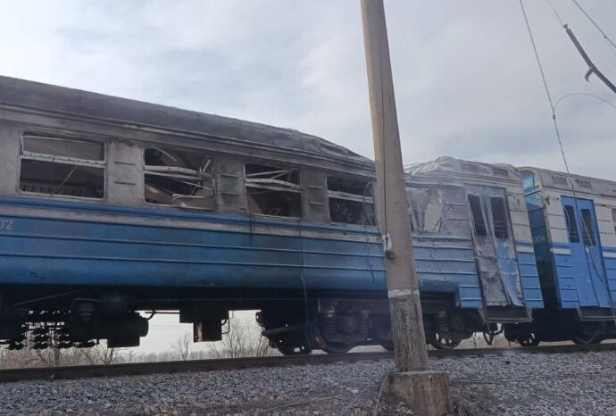 Росія атакувала приміський поїзд на Дніпропетровщині: є загиблий та поранені 13 ukrzaliznica 0203