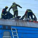 Смертельний екстрим у Києві: Один підліток загинув, двоє госпіталізовані з важкими опіками через удар струмом на даху потяга 33 ukrzaliznica zaceper