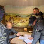 Корупція в Укрзалізниці: посадовця затримали на хабарі $100 тисяч за демонтаж колії 41 корупція в "Укрзалізниці"