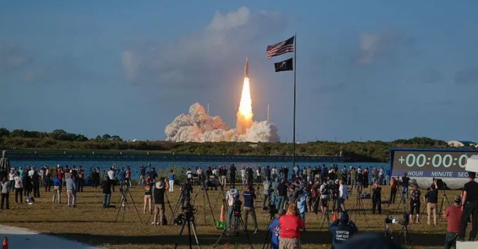 Повернення на Місяць: NASA успішно запустило місію «Артеміда II» з екіпажем на борту 1 kosmos artemida