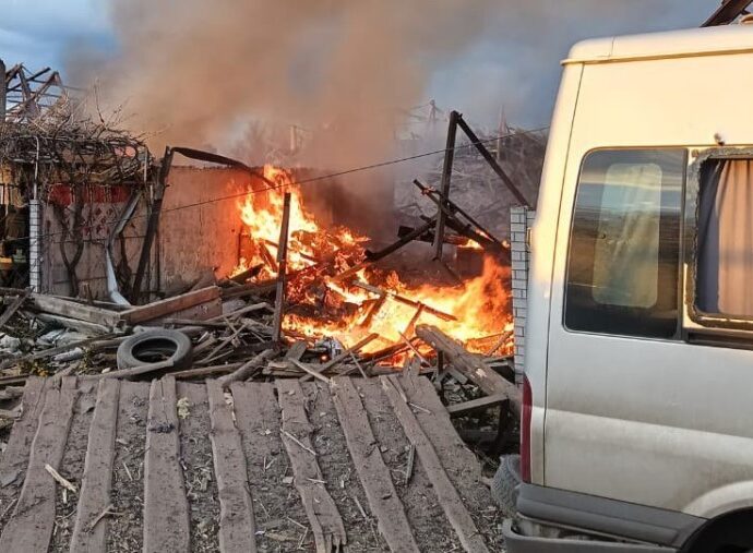 Масовані обстріли Запорізької області: двоє поранених та понад 100 руйнувань 20 2105