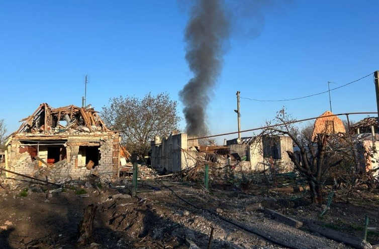 Трагедія у Запорізькому районі: через обстріли окупантів загинув чоловік, поранено 7-річну дитину 1 7
