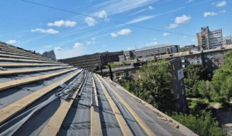 Відбудова Запоріжжя: як просуваються ремонти покрівель у житлових будинках 27 1