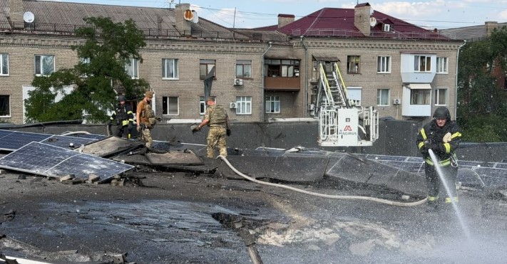 Кривава доба на Запоріжжі: РФ атакувала спортивний комплекс та цивільні об'єкти — 11 поранених 1 0307