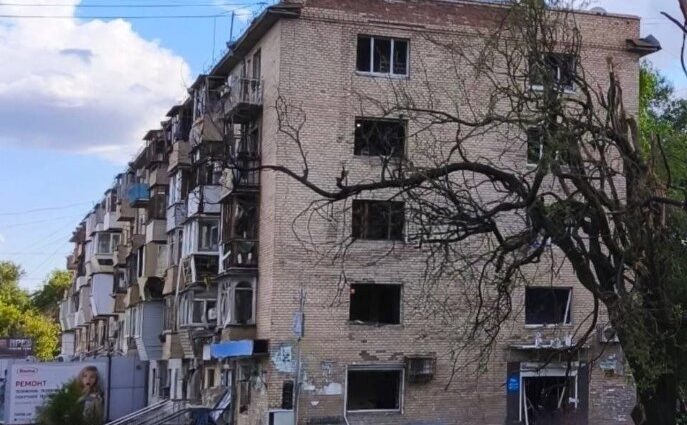 РФ атакувала Запоріжжя: Керована авіабомба здетонувала неподалік від автовокзала, постраждали багатоповерхівки 11 0507