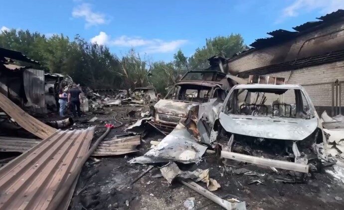 Російський авіаудар по Запоріжжю: зруйновано цивільне підприємство «Добрий кит», є поранені 6 08072026