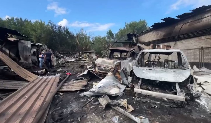 Російський авіаудар по Запоріжжю: зруйновано цивільне підприємство «Добрий кит», є поранені 1 08072026