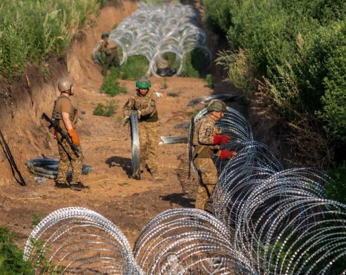 У Запорізькій області продовжують зміцнювати оборону: військові облаштовують сотні кілометрів фортифікацій 2 fortifikacii