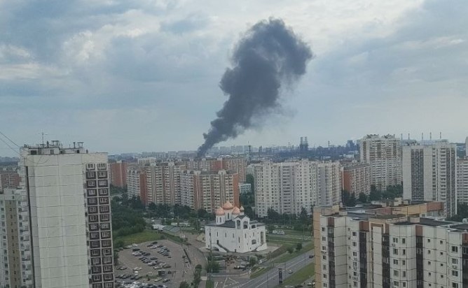 Українські дрони знову атакували НПЗ у Москві 1 moscow npz