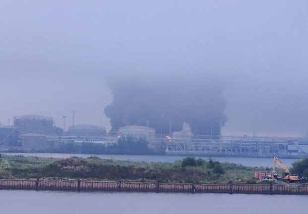 Україна атакувала Санкт-Петербург: палає нафтовий термінал після атаки дронів 1 npz pererburg