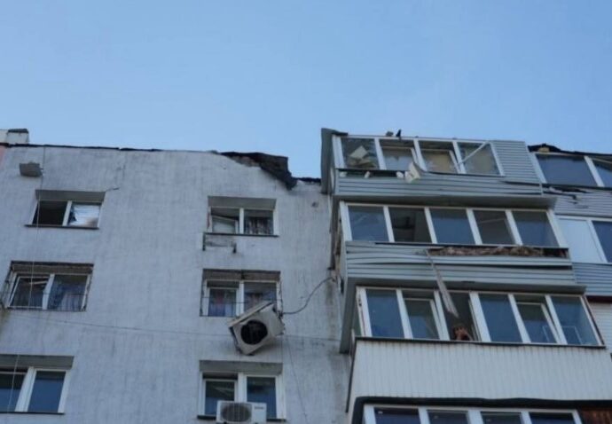 «Шахед» атакував багатоповерхівку в Запоріжжі: четверо постраждалих на Чарівній 1 0608