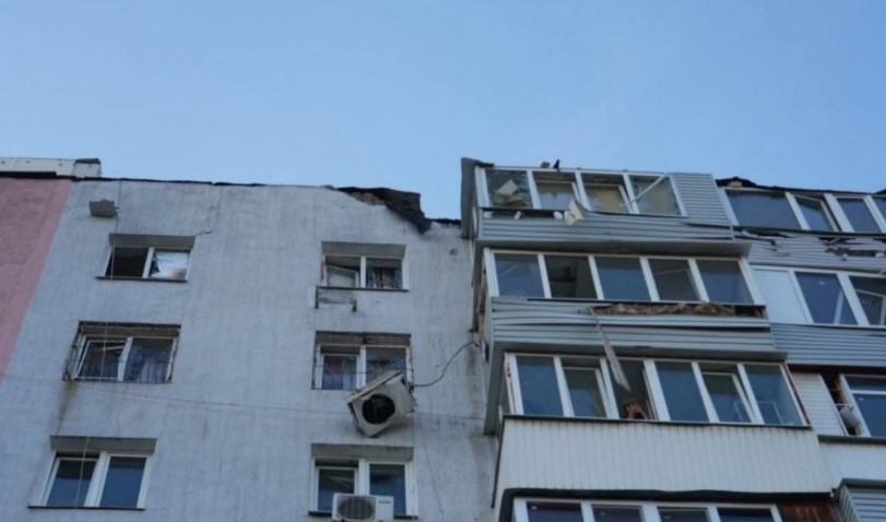 «Шахед» атакував багатоповерхівку в Запоріжжі: четверо постраждалих на Чарівній 1 0608